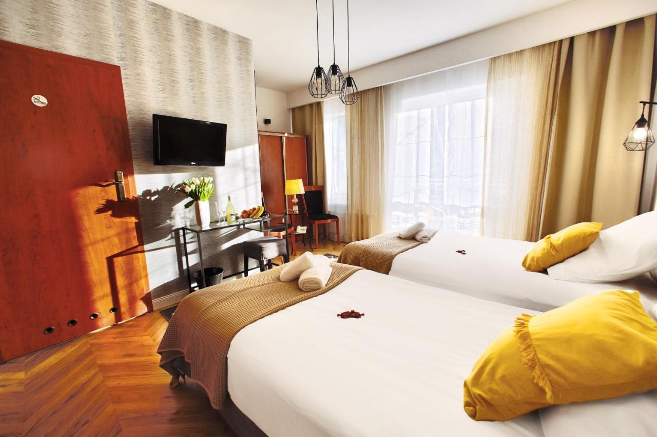 Rezydencja Pod Teznia & Spa Иновроцлав Экстерьер фото